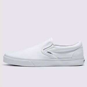 BRAND: Vans
SIZE: Women’s 6.5
COLOR: white
